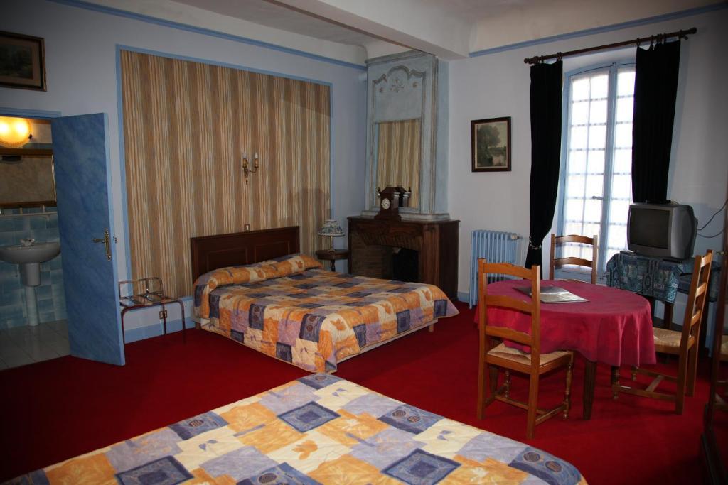 Hotel Du Fiacre Carpentras Bilik gambar