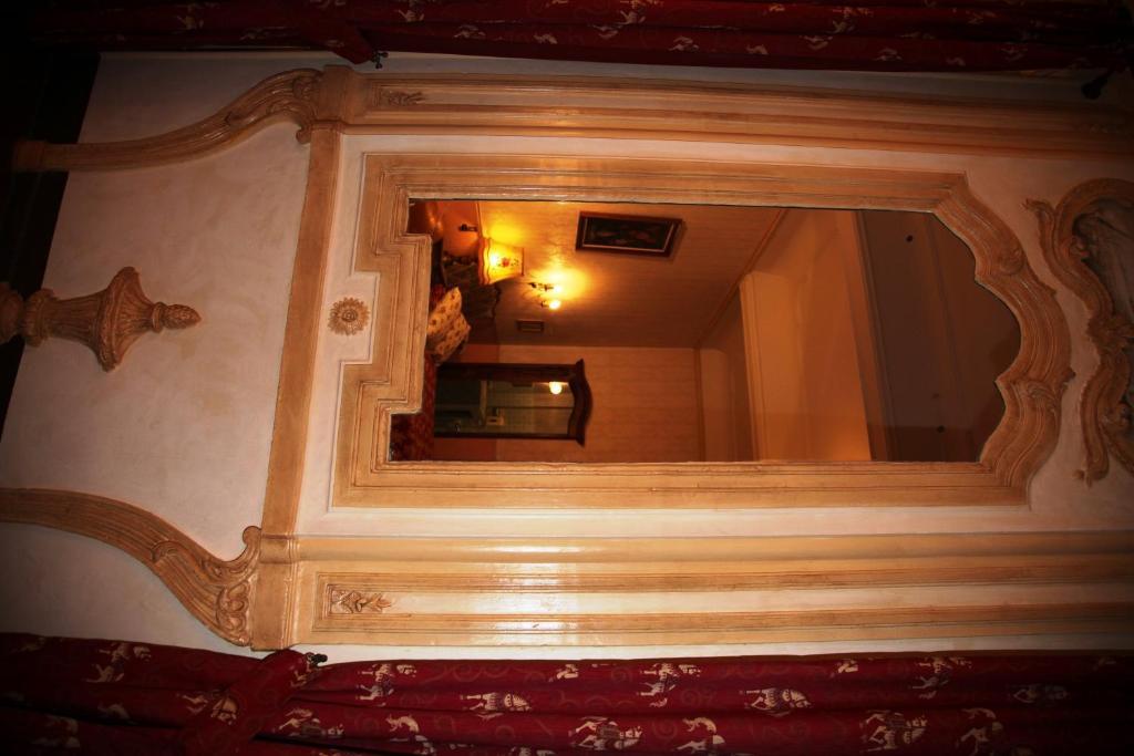 Hotel Du Fiacre Carpentras Bilik gambar