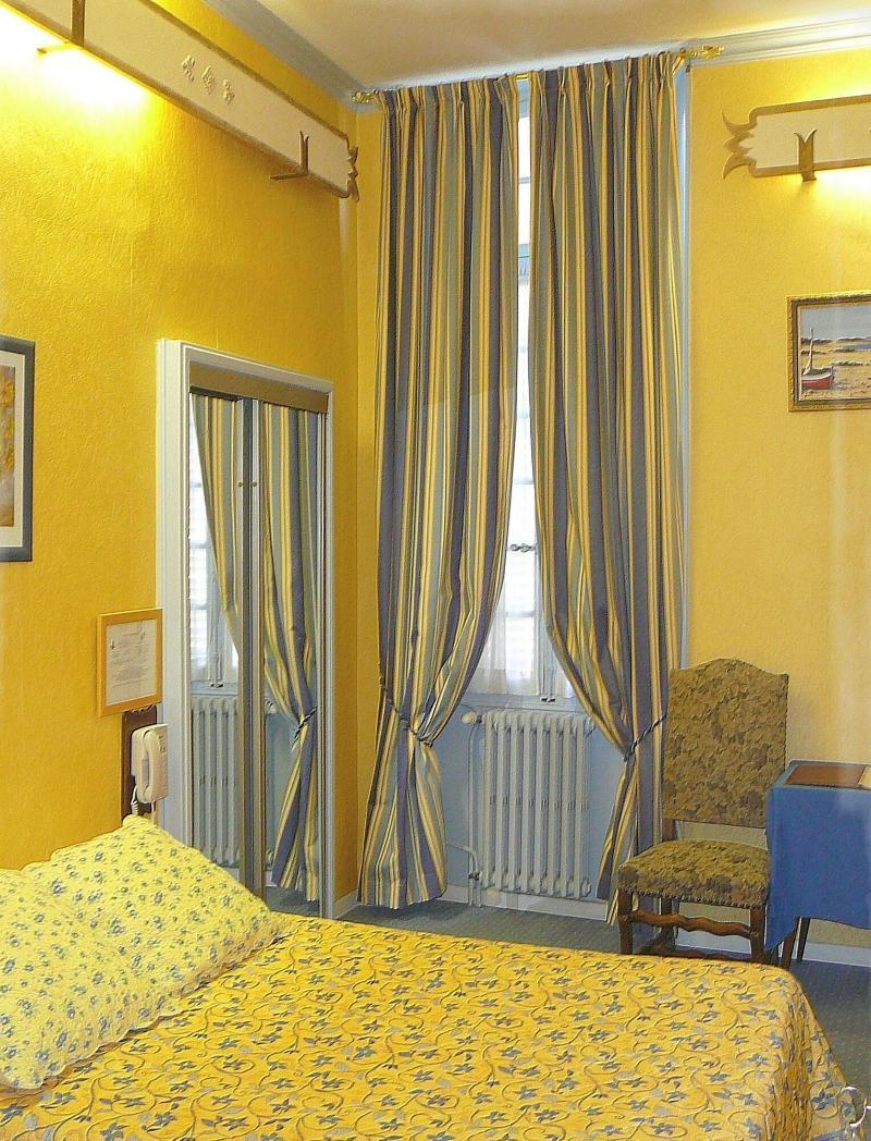 Hotel Du Fiacre Carpentras Luaran gambar