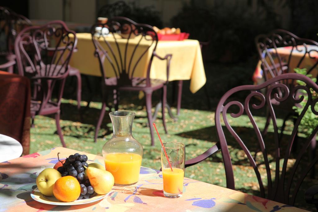 Hotel Du Fiacre Carpentras Luaran gambar