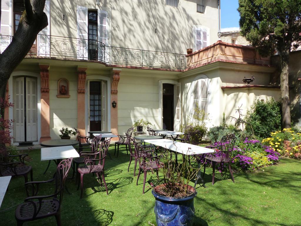 Hotel Du Fiacre Carpentras Luaran gambar