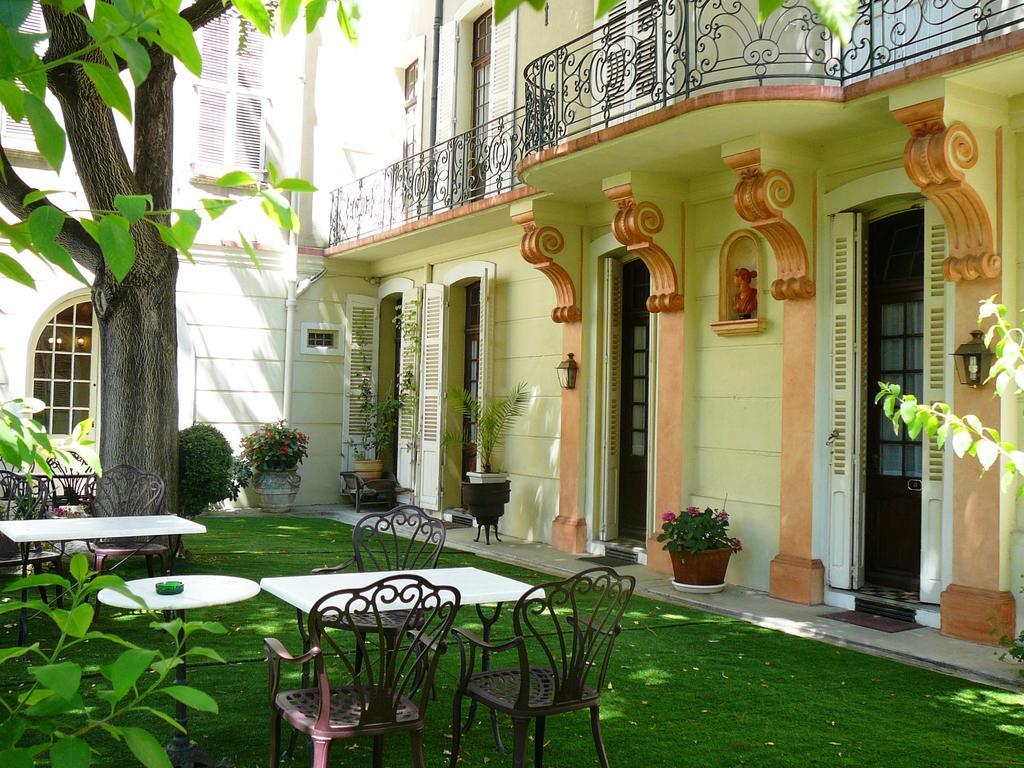 Hotel Du Fiacre Carpentras Luaran gambar
