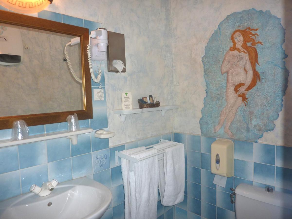 Hotel Du Fiacre Carpentras Bilik gambar