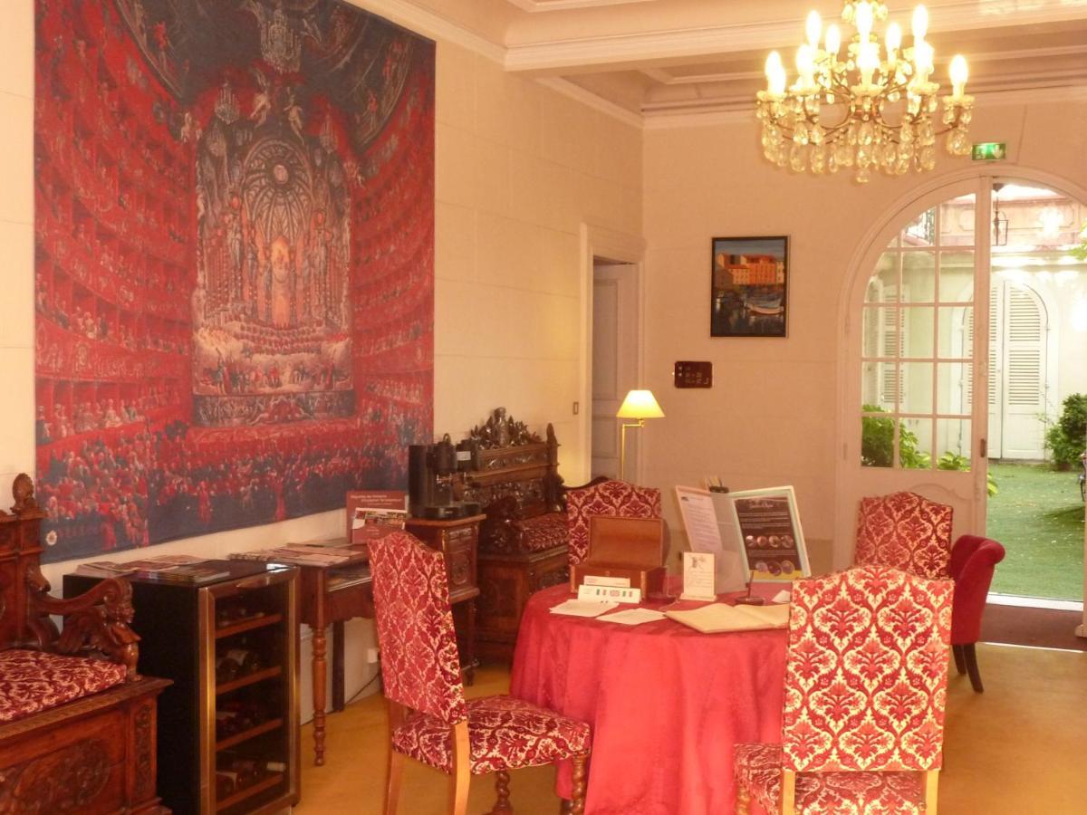 Hotel Du Fiacre Carpentras Luaran gambar